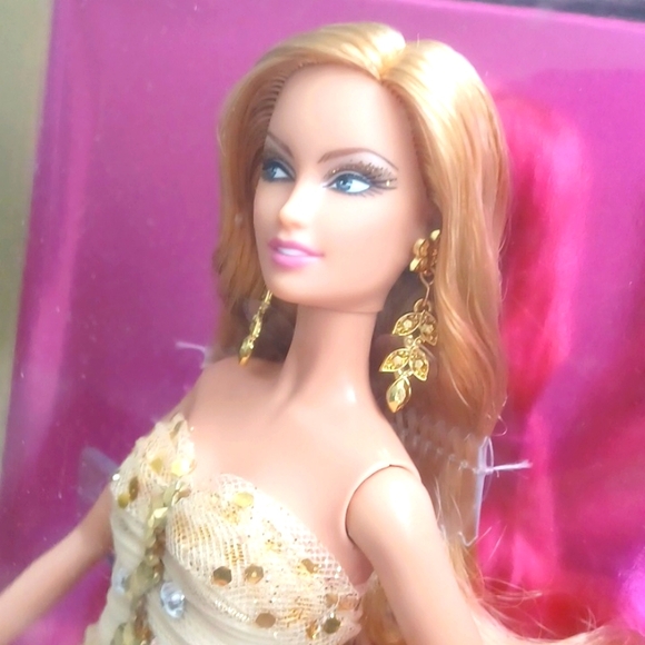 2008 Barbie 50 Gold Sparkly Strapless Holiday Gown Doll Mattel P9070 Robert Best - Picture 4 of 14